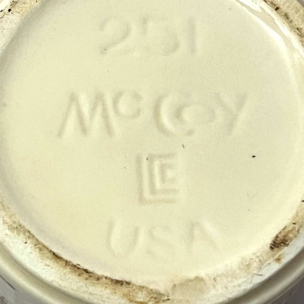 Vintage MCM McCoy USA #251 Woman Churning Butter  Brown & Beige Canister w/Lid - Picture 4 of 12